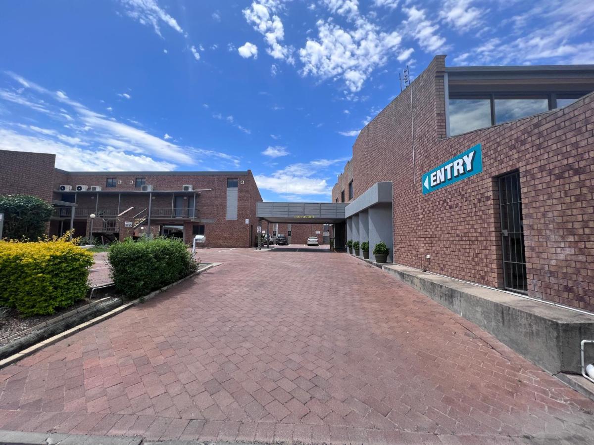 Spa Village Travel Inn Moree Buitenkant foto