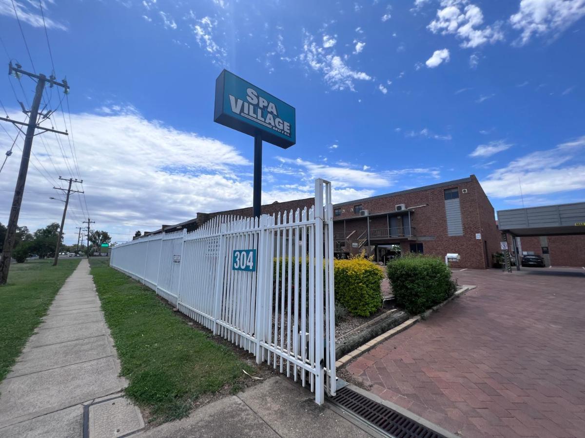 Spa Village Travel Inn Moree Buitenkant foto