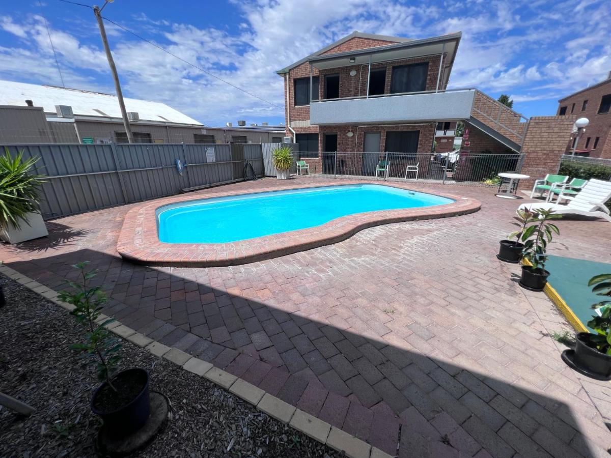 Spa Village Travel Inn Moree Buitenkant foto