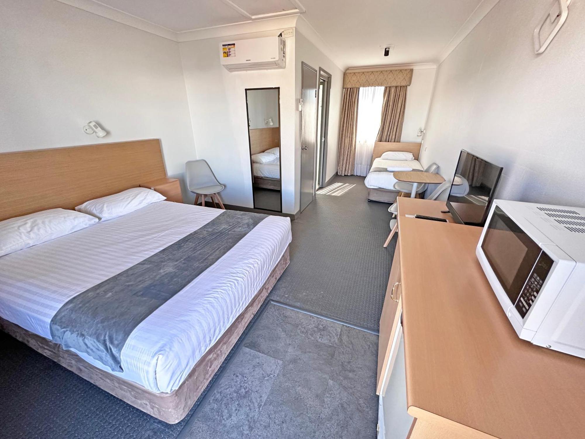 Spa Village Travel Inn Moree Buitenkant foto