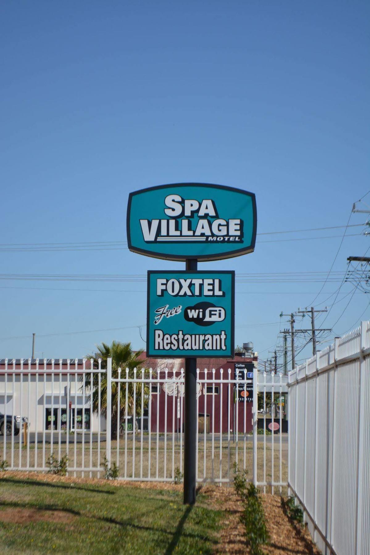 Spa Village Travel Inn Moree Buitenkant foto