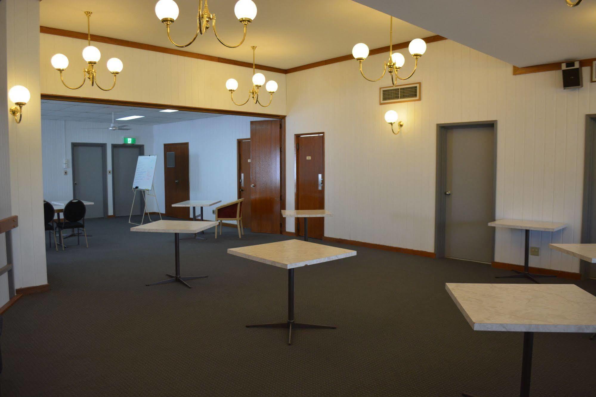 Spa Village Travel Inn Moree Buitenkant foto